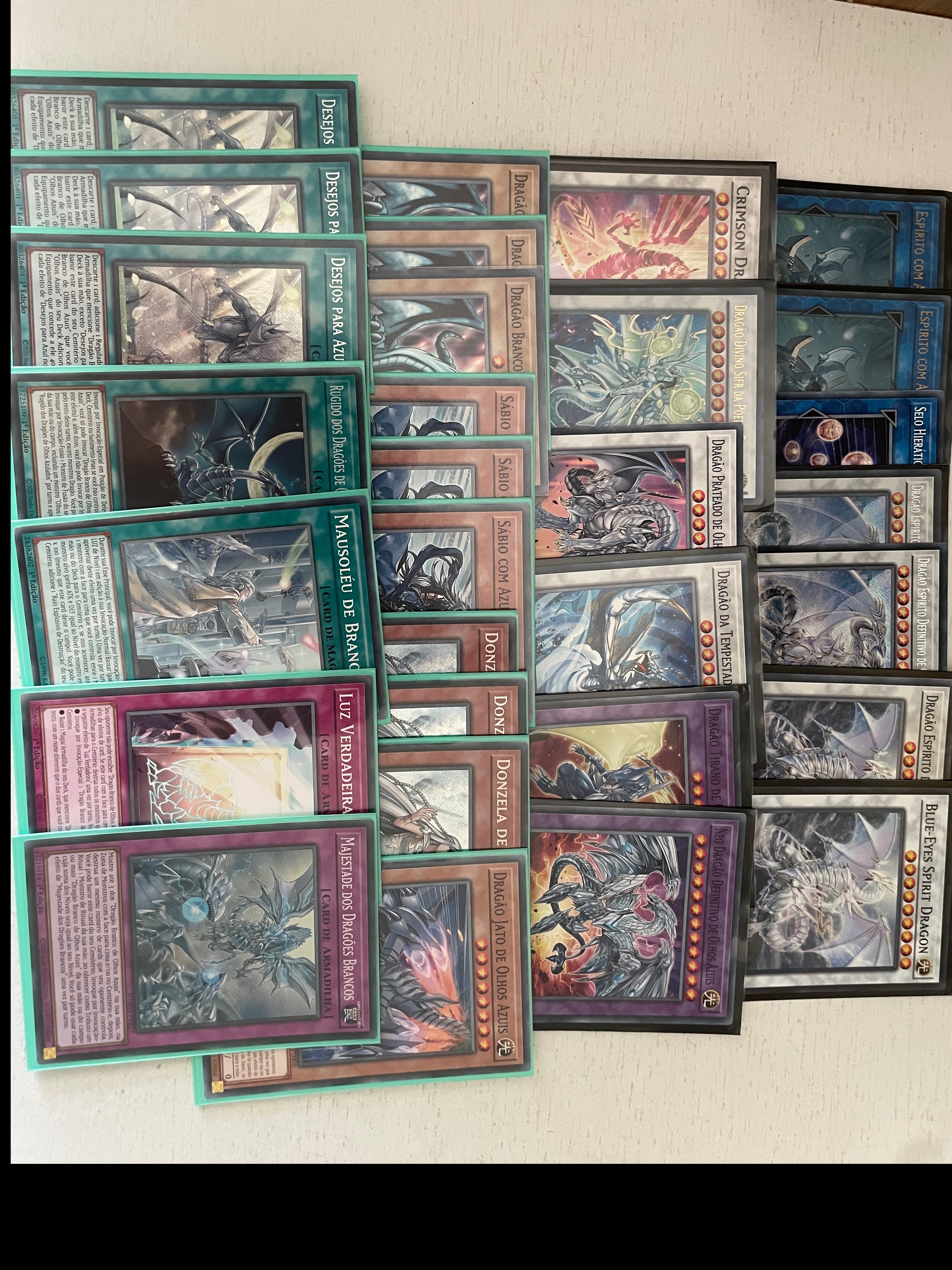 Deck blue-eyes (base) — carta colecionável anunciada no CardNatal
