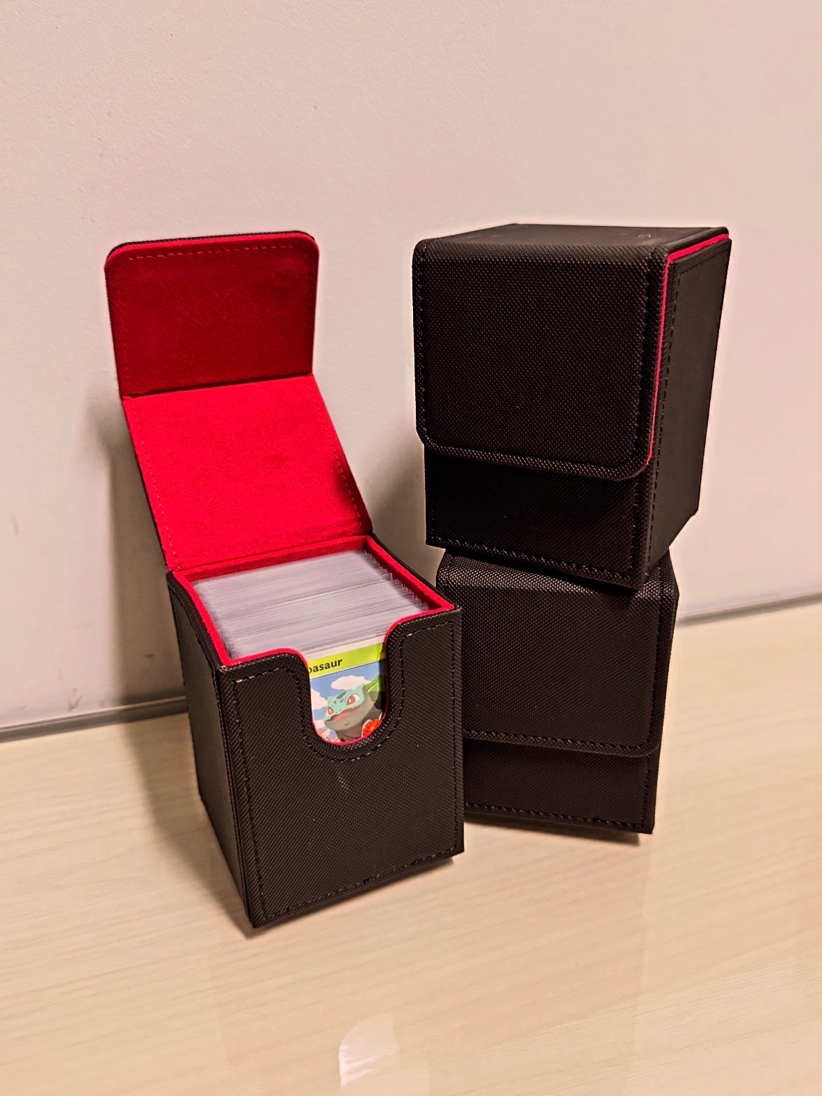 DECKBOX 100+ Cartas Aveludada com Fechamento com Ímã — carta colecionável anunciada no CardNatal